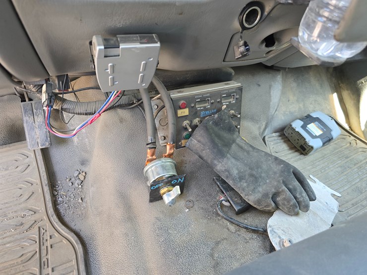 2004-ford-f550-image-48