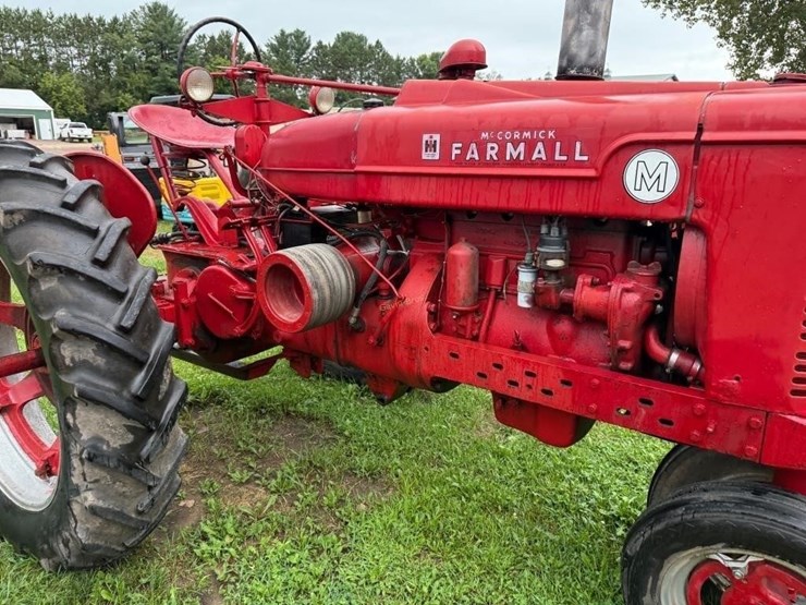 farmall-m-tractor-image-6