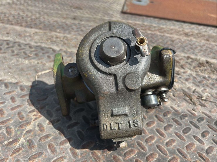 marvel-schebler-dltx-67-carburetor-image-11