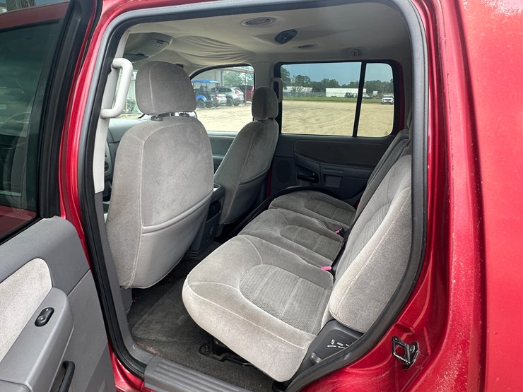 2005-ford-explorer-image-26