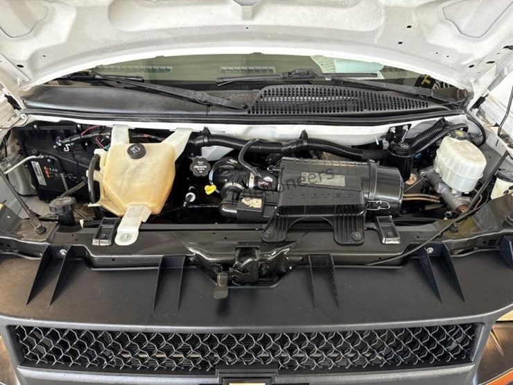 2014-chevrolet-express-2500-image-13