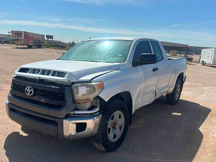 2017-toyota-tundra-image-1