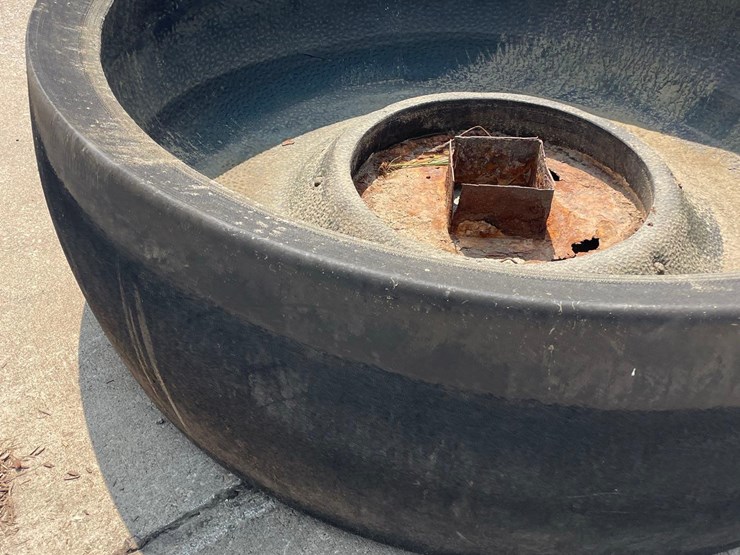 7ft-round-tire-feeder-image-4