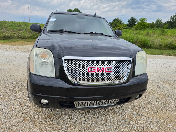 2011-gmc-yukon-xl-image-41