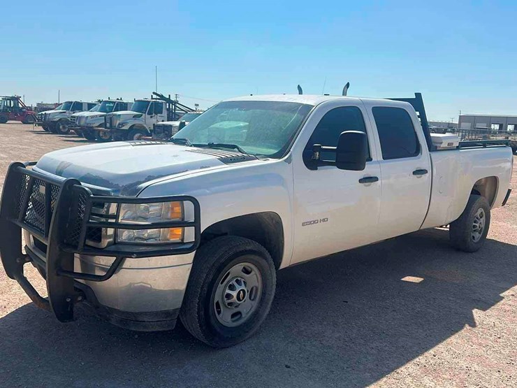 2013-chevrolet-silverado-1500-image-1