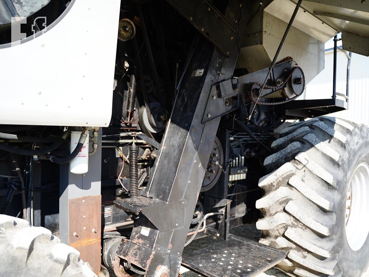 2004-gleaner-r65-image-23