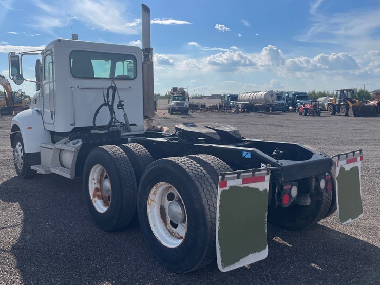 2010-peterbilt-340-image-4
