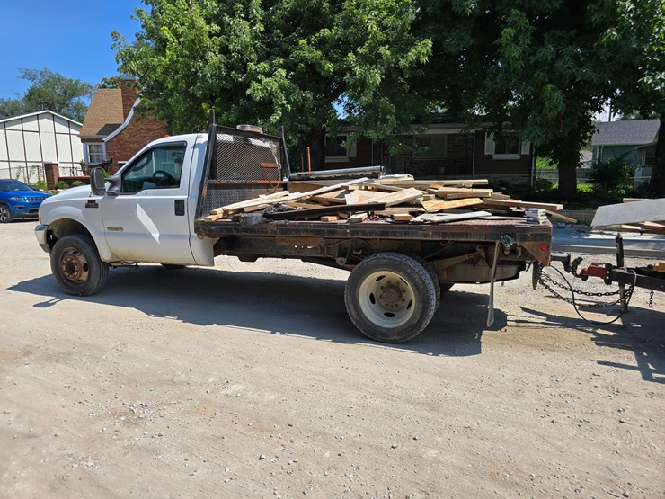 2004-ford-f550-image-12