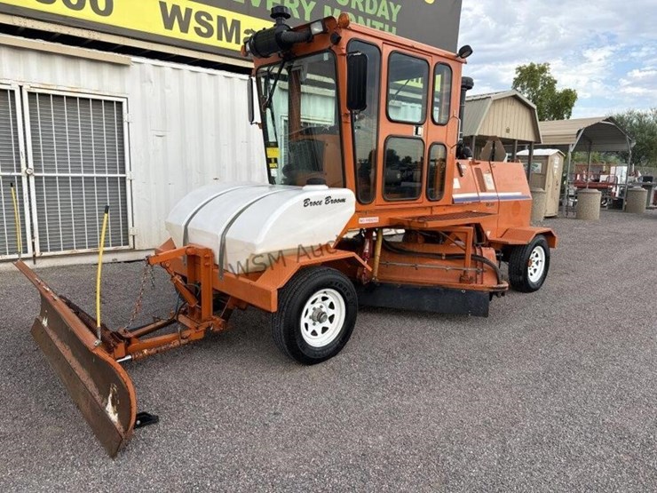 broce-crt350-sweeper-image-2
