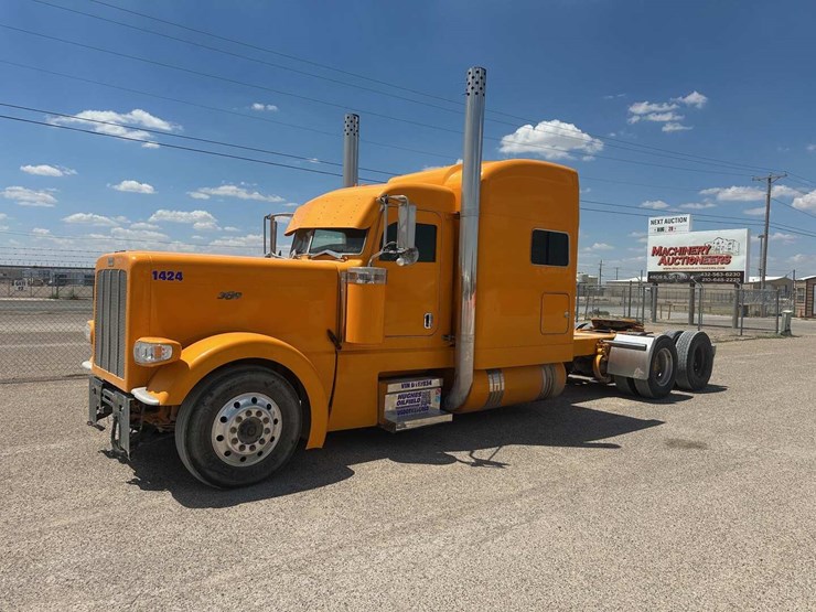 2011-peterbilt-389-image-1