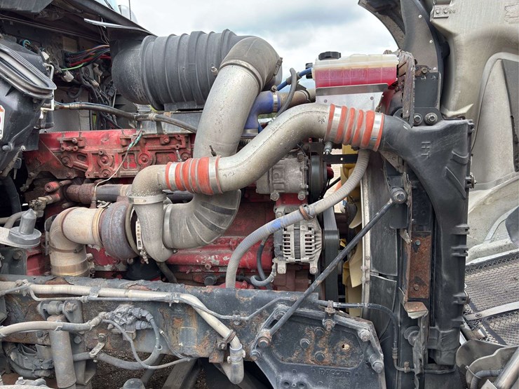 2013-kenworth-t660-image-38