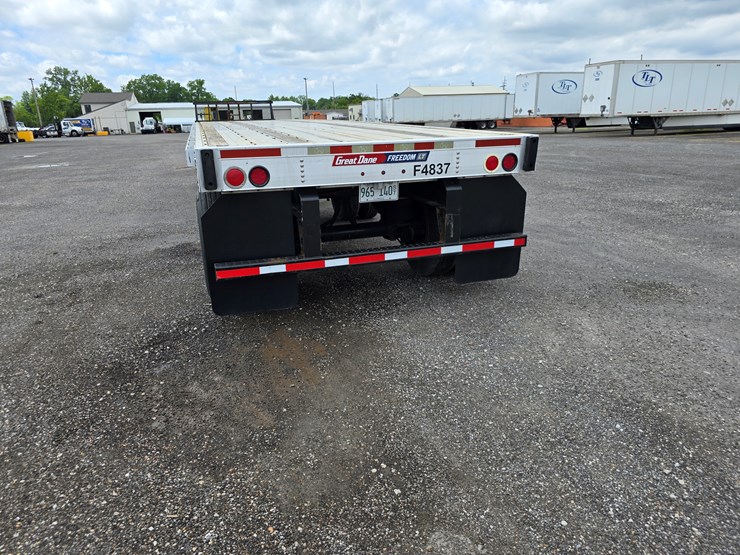 2015-great-dane-48'-x-102"-image-31