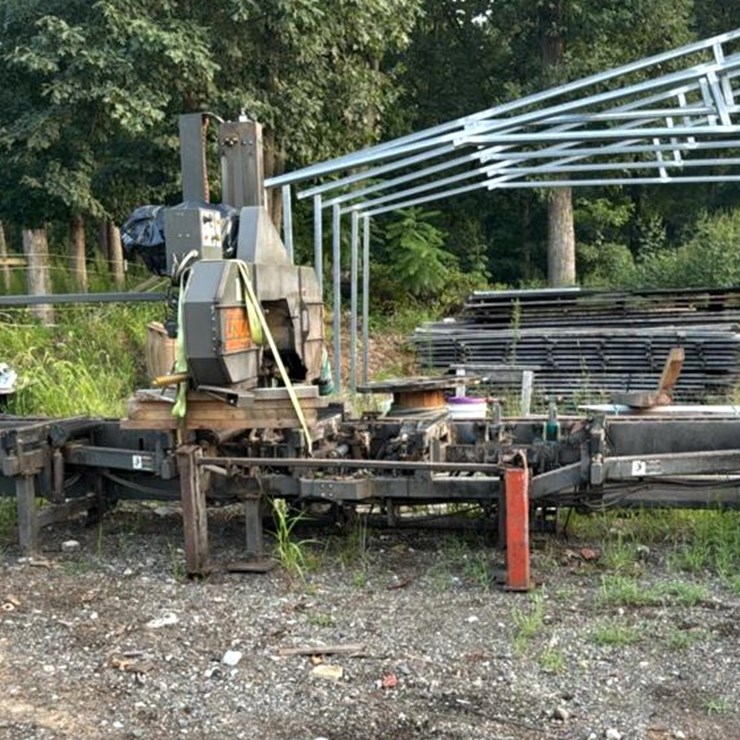 #129 • 2004 Wood-Mizer LT300 Bandmill