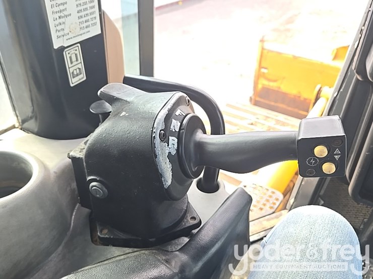 2008-caterpillar-d6n-lgp-image-59
