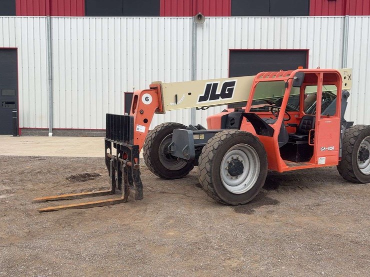 2012-jlg-g6-42a-image-1