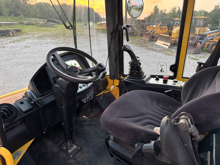 2014-bomag-bw213dh-4-image-11