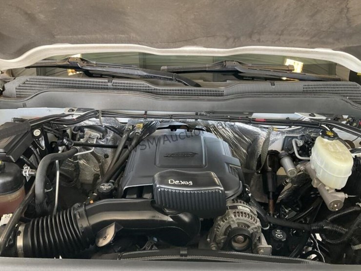 2015-chevrolet-3500-image-10