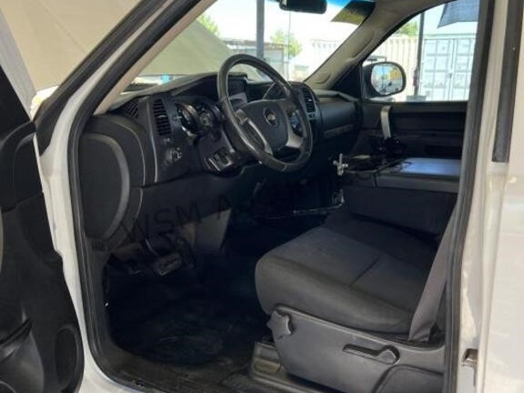 2013-chevrolet-silverado-1500-image-23