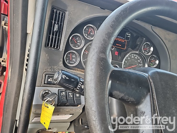 2021-kenworth-t880-image-37