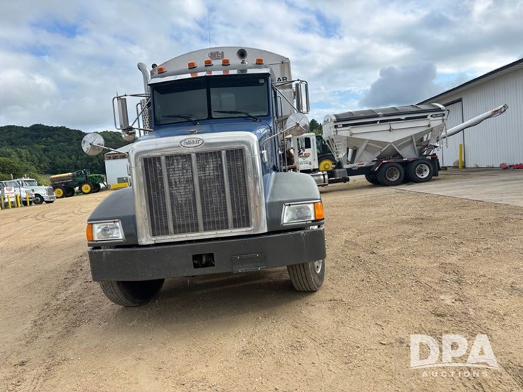 1998-peterbilt-385-image-23