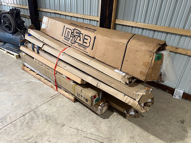 pallet-of-assorted-running-boards-image-1