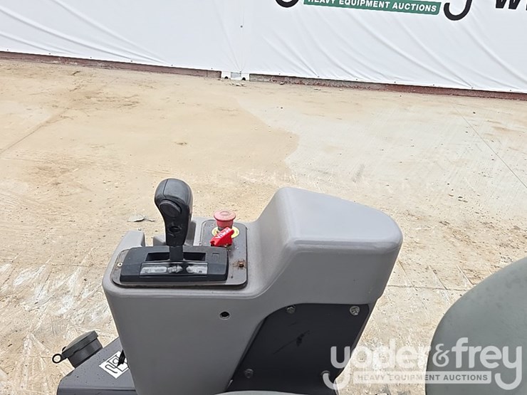 2012-volvo-sd25f-image-30