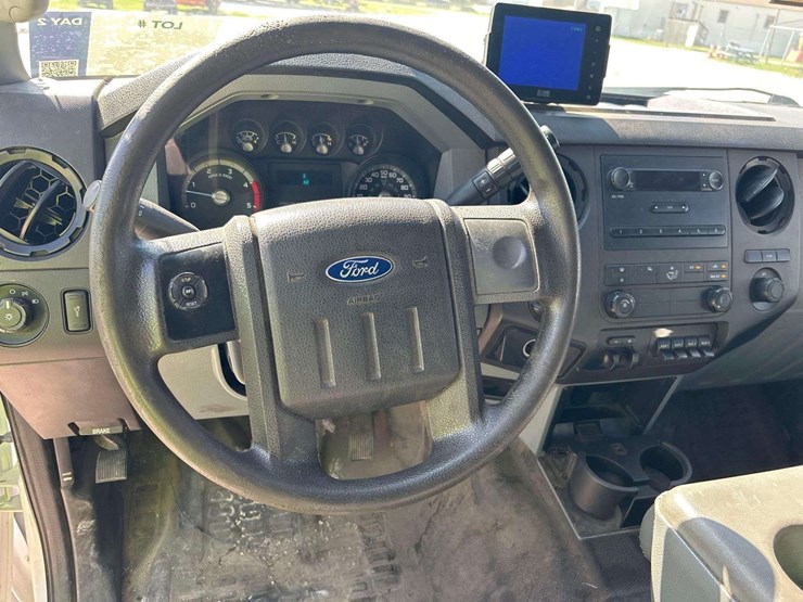 2015-ford-f550-image-11