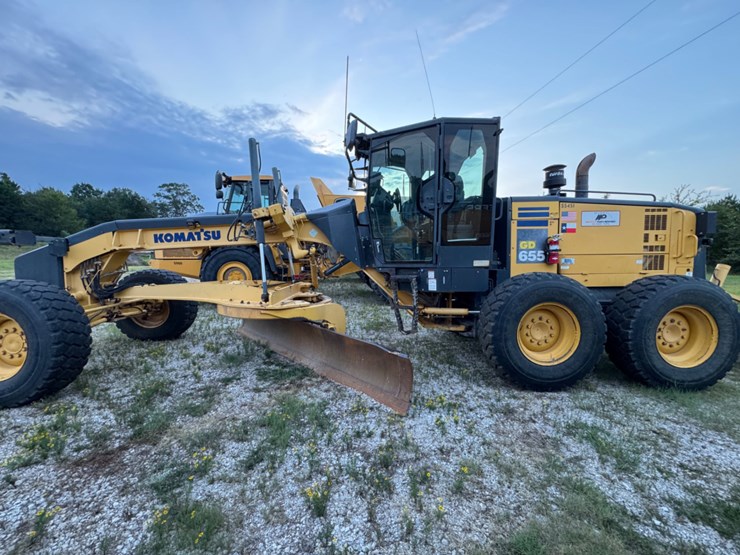 2012-komatsu-gd655-5-image-8