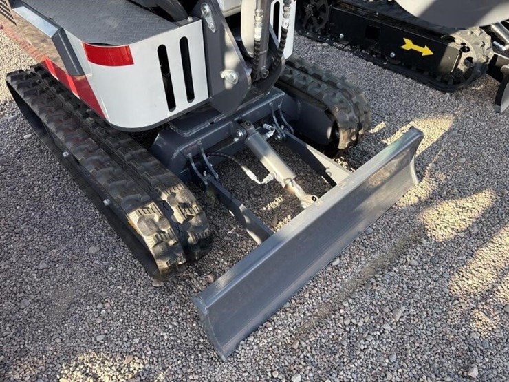 battler-et12m-6-mini-excavator-image-6