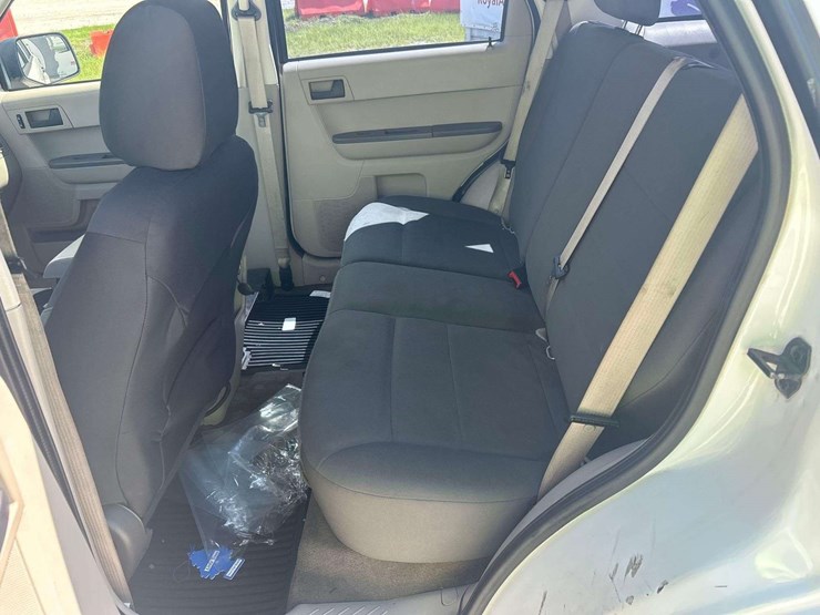 2012-ford-escape-xls-image-16