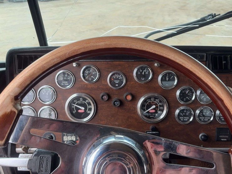 1997-peterbilt-362-image-30