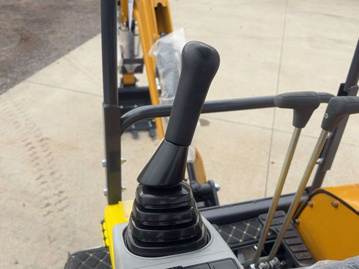 sdlanch-sdle20-mini-excavator-image-19