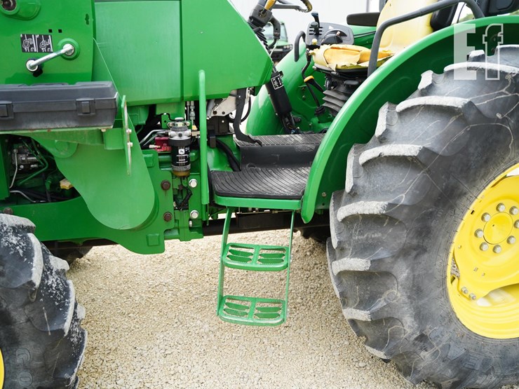 2013-john-deere-5100e-image-9