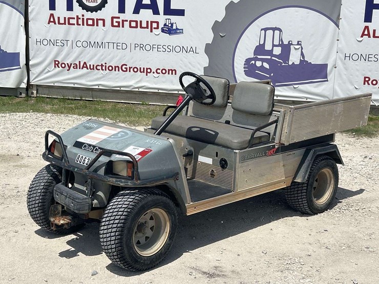 2001-club-car-carryall-utility-cart-image-1