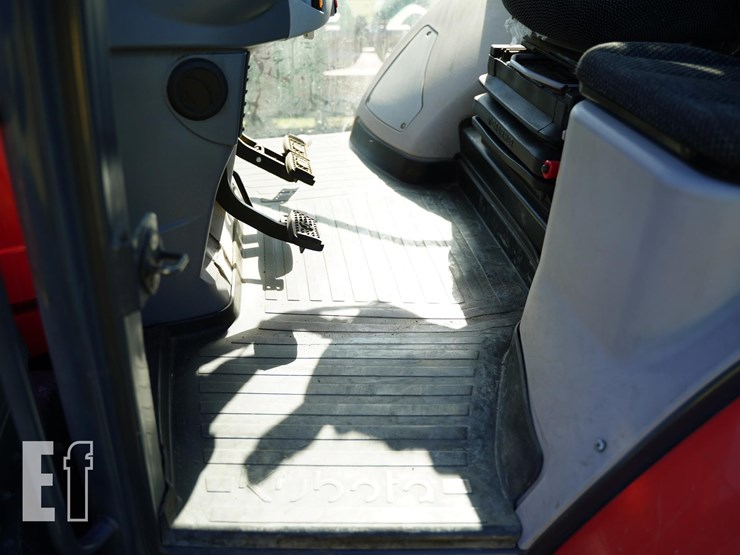 2018-kubota-m7-151-image-30