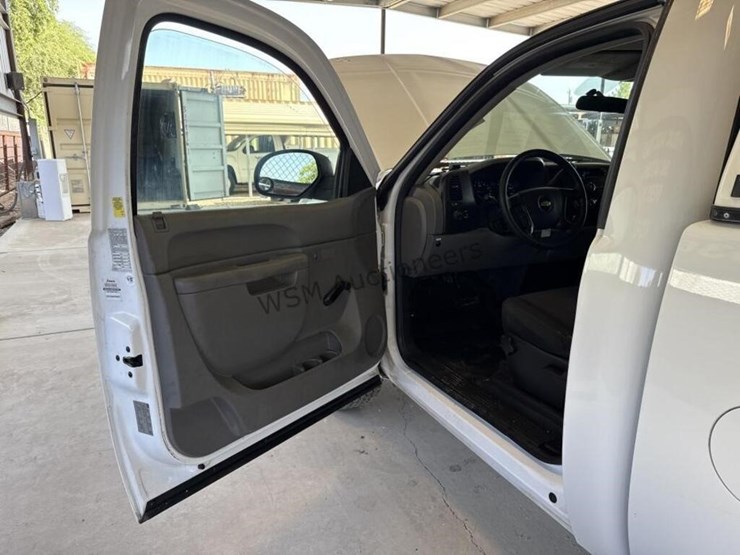 2012-chevrolet-silverado-1500-image-23