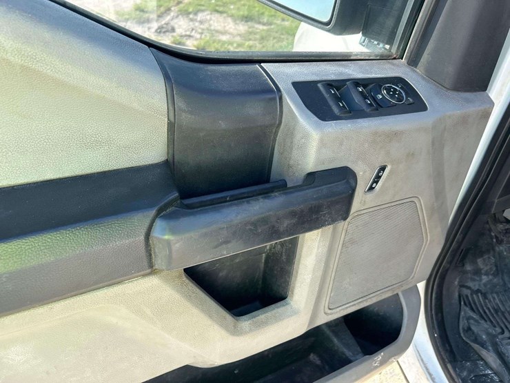 2016-ford-f150-image-11