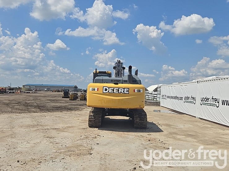 2017-deere-210g-lc-image-4