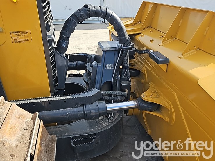 2022-deere-750l-image-17