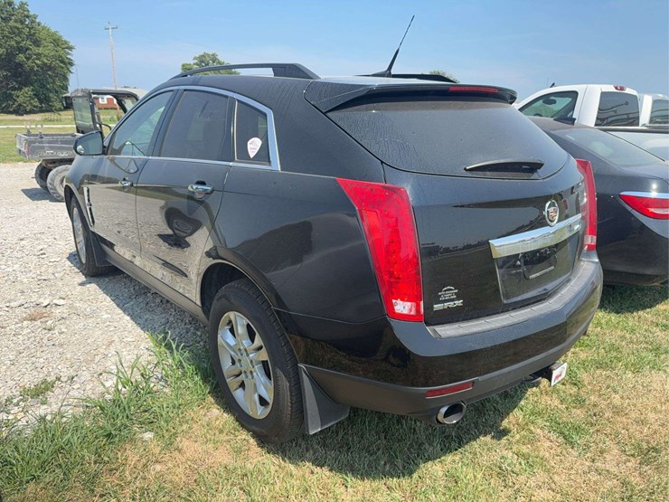 2012-cadillac-srx-image-3