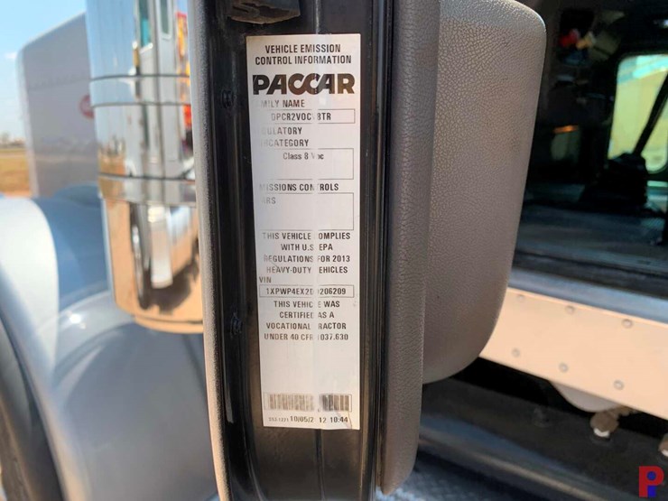 2013-peterbilt-388-image-29
