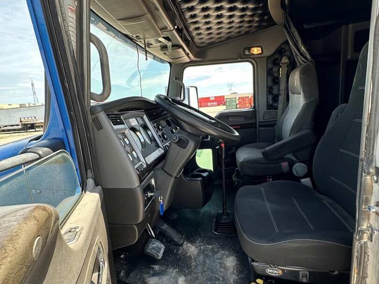 2012-kenworth-t660-image-6