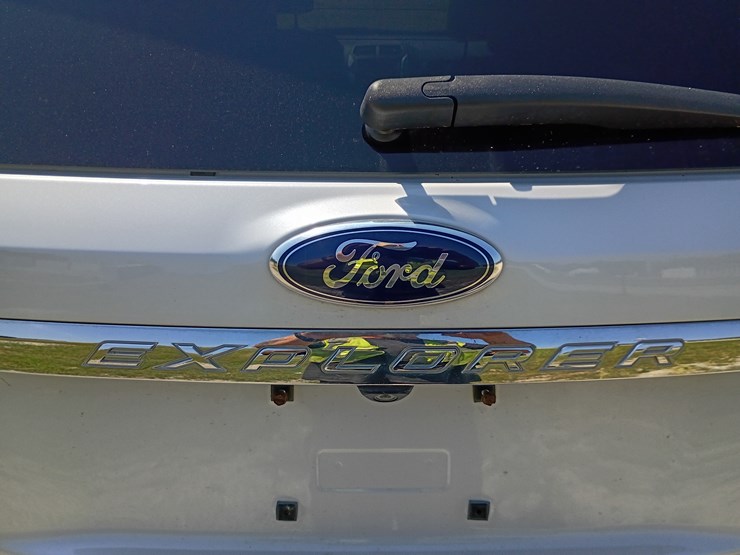 2013-ford-explorer-image-22