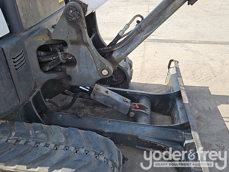 bobcat-e32-image-13