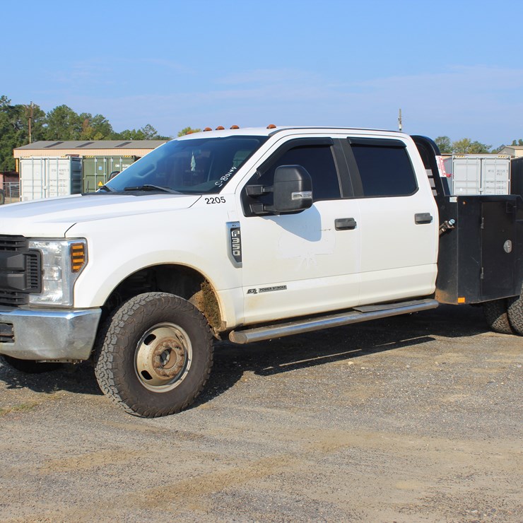 2019 FORD F350 XL