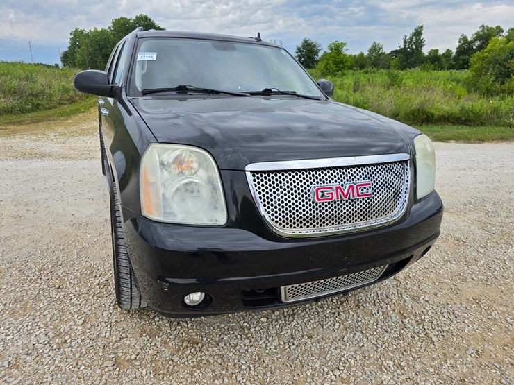 2011-gmc-yukon-xl-image-39