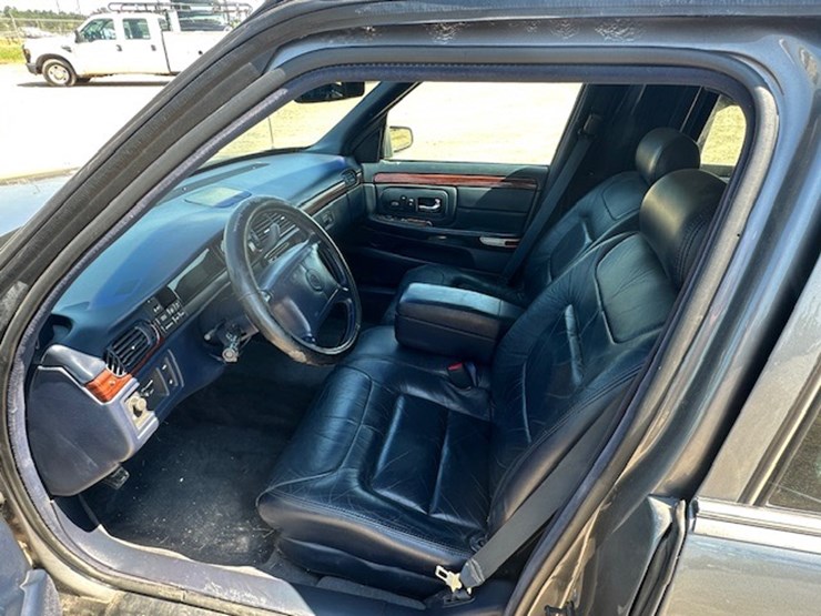#22948-•-1997-cadillac-victoria-hearse-image-40
