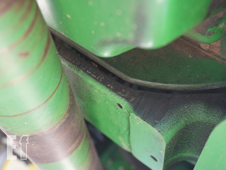 2013-john-deere-6125m-image-16