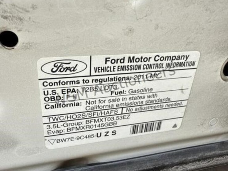 2011-ford-explorer-xlt-image-11