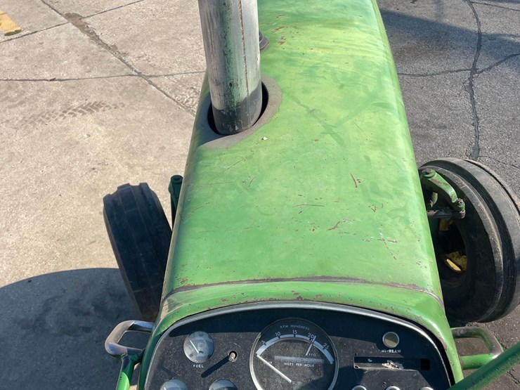 john-deere-3020-image-21